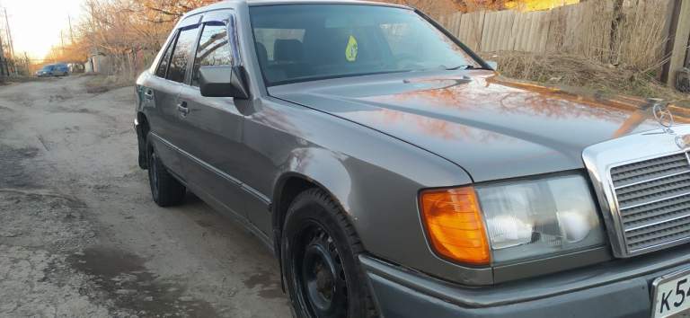 Продам mercedes-benz w124 2.3, мкпп 5 ст. , бензин, пробег 250 000 км. , также отдам комплект летней резины на дисках.
Цена 250 т. Р. Торг, осмотр макеевка. Все вопросы по тел. +7949 4069626. - фотография - 2