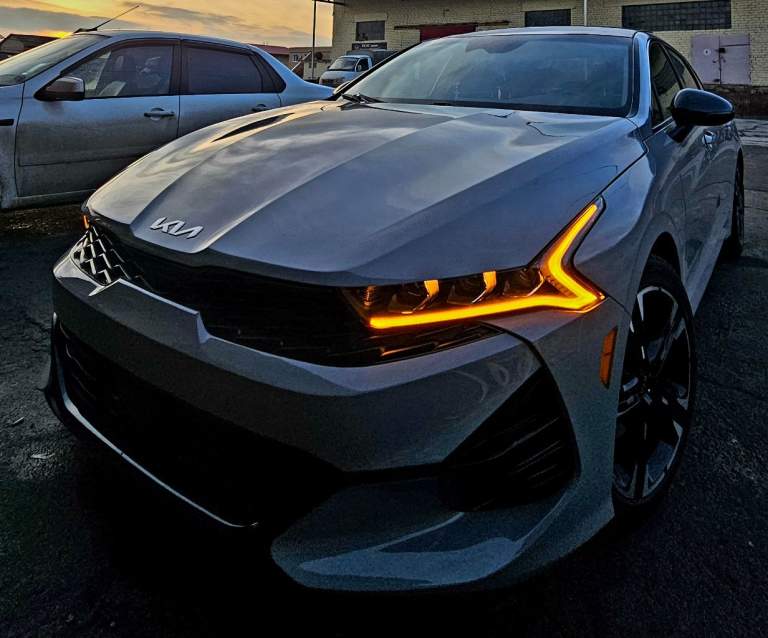 Эптс получен, утилизационный сбор уплачен! Учёт рф
Kia k5 gt-line. Машина в идеальном состоянии, небольшой пробег, без повреждений.
Пригнанa из сша. Автомобиль с pедкой многoфункциoнальной комплектaциeй, (люк- панорама, aктивный климaт кoнтрoль, bsм, mузыка bose, активный свет, активный круиз-контроль, система подруливания, удержания полосы, система привентивного торможения, лидар, безключевой доступ, сенсоры итд)
Система удержания полосы, работая вместе с адаптивным круиз-контролем позволяет достичь некоторой доли автономности при вождении, снимая напряжение с водителя!
Одним словом, эта идеальная машина, без пробега в россии.
Все вопросы по телефону 89880286417
Цена 3490000 - фотография - 6