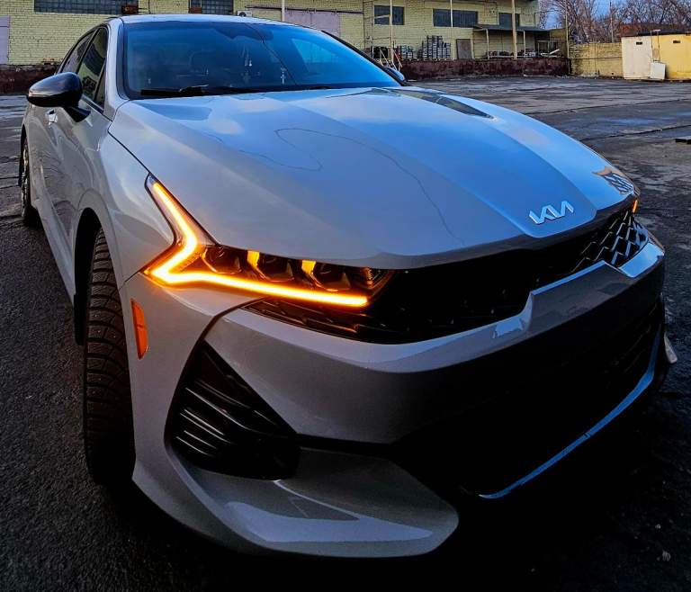 Эптс получен, утилизационный сбор уплачен! Учёт рф
Kia k5 gt-line. Машина в идеальном состоянии, небольшой пробег, без повреждений.
Пригнанa из сша. Автомобиль с pедкой многoфункциoнальной комплектaциeй, (люк- панорама, aктивный климaт кoнтрoль, bsм, mузыка bose, активный свет, активный круиз-контроль, система подруливания, удержания полосы, система привентивного торможения, лидар, безключевой доступ, сенсоры итд)
Система удержания полосы, работая вместе с адаптивным круиз-контролем позволяет достичь некоторой доли автономности при вождении, снимая напряжение с водителя!
Одним словом, эта идеальная машина, без пробега в россии.
Все вопросы по телефону 89880286417
Цена 3490000 - фотография - 7