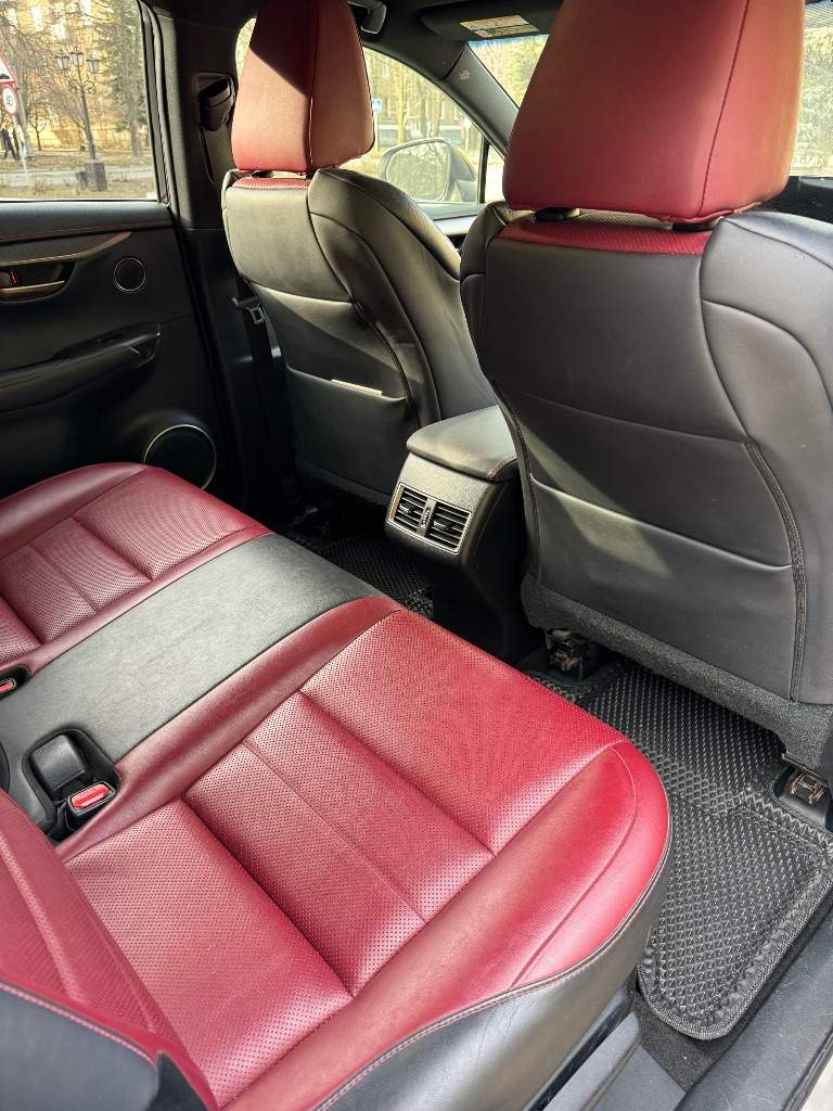 Продаю свой автомобиль lexus nx 200t (лексус нх 200t) в отличном состоянии, полностью обслуженный.
Машина из америки, комплектация f-sport, 2017 года.
Пробег 110 тыс.
Салон: черно-бордовая кожа, черный потолок.
Передний привод.
Электрические доводчики стекол, подогрев руля.
Установлена углепластиковая защита двигателя.
2 Ключа
2 Комплекта шин: лето, зима
Передний и задний парктроники
Заменены штатные камеры обзора на более качественные
Установлена медиасистема teyes 10", вместо штатной.
Передние боковые стекла тонированы атермальной пленкой
Установлены дополнительные линзы фар
Установлена сигнализация pandora с gps модулем,
Приложение по дистанционному запуску авто на 2 мобильных устройствах
(Включаете двигатель, сидя дома или, например, отслеживаете, где сейчас едет авто).

На 100 тыс. Сделано большое то:
Замена всех жидкостей, свечи, ремень грм, диагностика всей ходовки.

Дополнительно: комплект всех фильтров и масло.

Цена: 3150000 р. - фотография - 7