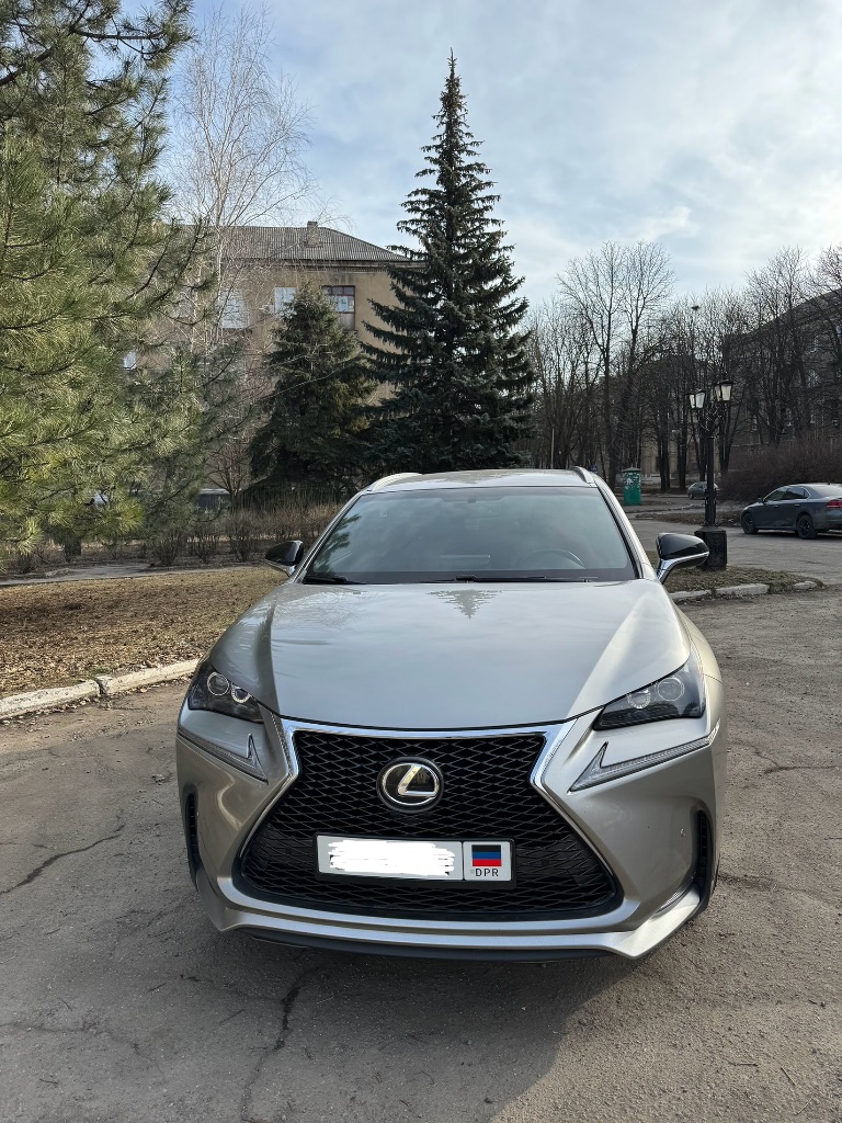 Продаю свой автомобиль lexus nx 200t (лексус нх 200t) в отличном состоянии, полностью обслуженный.
Машина из америки, комплектация f-sport, 2017 года.
Пробег 110 тыс.
Салон: черно-бордовая кожа, черный потолок.
Передний привод.
Электрические доводчики стекол, подогрев руля.
Установлена углепластиковая защита двигателя.
2 Ключа
2 Комплекта шин: лето, зима
Передний и задний парктроники
Заменены штатные камеры обзора на более качественные
Установлена медиасистема teyes 10", вместо штатной.
Передние боковые стекла тонированы атермальной пленкой
Установлены дополнительные линзы фар
Установлена сигнализация pandora с gps модулем,
Приложение по дистанционному запуску авто на 2 мобильных устройствах
(Включаете двигатель, сидя дома или, например, отслеживаете, где сейчас едет авто).

На 100 тыс. Сделано большое то:
Замена всех жидкостей, свечи, ремень грм, диагностика всей ходовки.

Дополнительно: комплект всех фильтров и масло.

Цена: 3150000 р. - фотография - 2