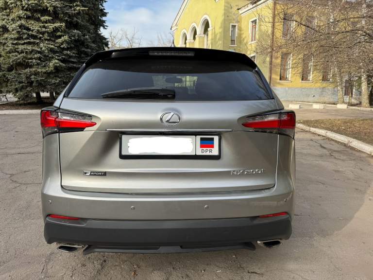 Продаю свой автомобиль lexus nx 200t (лексус нх 200t) в отличном состоянии, полностью обслуженный.
Машина из америки, комплектация f-sport, 2017 года.
Пробег 110 тыс.
Салон: черно-бордовая кожа, черный потолок.
Передний привод.
Электрические доводчики стекол, подогрев руля.
Установлена углепластиковая защита двигателя.
2 Ключа
2 Комплекта шин: лето, зима
Передний и задний парктроники
Заменены штатные камеры обзора на более качественные
Установлена медиасистема teyes 10", вместо штатной.
Передние боковые стекла тонированы атермальной пленкой
Установлены дополнительные линзы фар
Установлена сигнализация pandora с gps модулем,
Приложение по дистанционному запуску авто на 2 мобильных устройствах
(Включаете двигатель, сидя дома или, например, отслеживаете, где сейчас едет авто).

На 100 тыс. Сделано большое то:
Замена всех жидкостей, свечи, ремень грм, диагностика всей ходовки.

Дополнительно: комплект всех фильтров и масло.

Цена: 3150000 р. - фотография - 4
