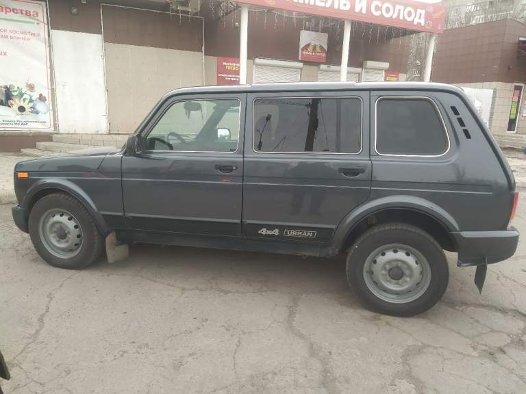 Продам нива-урбан, 2019года выпуска, пятидверный. 850000₽. Телефон +79495323639 - фотография - 1