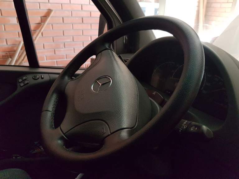 Продам мercedes-benz sprinter. Грузовик 2005г. В база высокий средний. Цвет серебристый. Двигатель 2.7 сdi электропаке, кондиционе, автономка, пртнуд. Блокировкс заднего моста, аbc, asp. Пробег 199т. Км гаоажное хранение. Состояние ( новая машина). Цена 2600000р - фотография - 8
