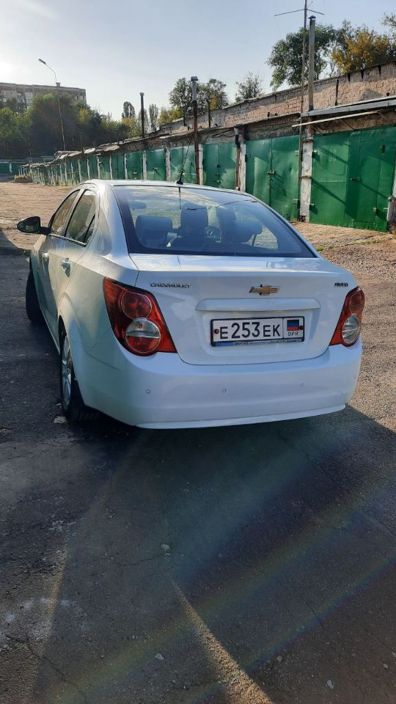 Продам шевроле авео t300. 1.6л,115л. С. ,бензин, акпп. Год 2014.цвет белый. Пробег116тыс. Км. Предмаксимальная комплектация, собственник, только полное переоформление, машина на учёте днр. Машина в хорошем состоянии, вложений по обслуживанию не требует, гаражное хранение.2ключа, сервисная книжка. Цена 1000000мл. Рублей. Все вопросы по тел. +79493536396александр - фотография - 4