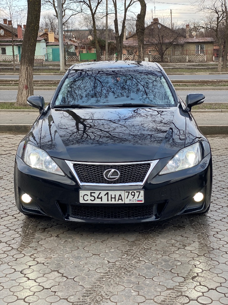 Продам авто в хорошем состоянии, 2011 год, пригнан был в 2019 году, я первый собственник в рф. Из вложений требует только покрасить два бампера. Салон не затерт, линзы поставил би-лед, свет отличный. Пробег 171000 км. Два комплекта дисков и резины. Продаю по причине, что для семьи маловат. - фотография - 1