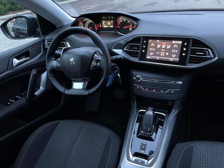 Родам peugeot 308 ll поколения рестайл 2018г. В. Французской сборки с пробегом 130т. Км, машина в идеальном состоянии, очень популярный в европе универсал с надёжным дизельным мотором 1,5 hdi (130 л. С) и неубиваемой японской 8 ступенчатой акпп aisin. Кузов оцинкованный, мотор, коробка и ходовая в идеале. Отличная комплектация: климат, круиз, датчик света, дождя, сенсорная мультимедиа с поддержкой android auto и apple carplay, полный электропакет, мультируль, автоматическое складывание зеркал, электронный ручник, и многое другое. Два ключа. Машина на хорошей зимней резине. Расход в городе 5 л. В дтп не была, стекла, оптика все родное, юридически чиста и готова к переоформлению, едем сразу с вами оформляем. Звоните в любое время.
Цена 1.640 (торг будет договоримся по цене) обмен рассмотрю, днр ☎телефон для связи феникс: +79493412951 билайн: +79064282642
Так же возможна доставка 🚚 - фотография - 5