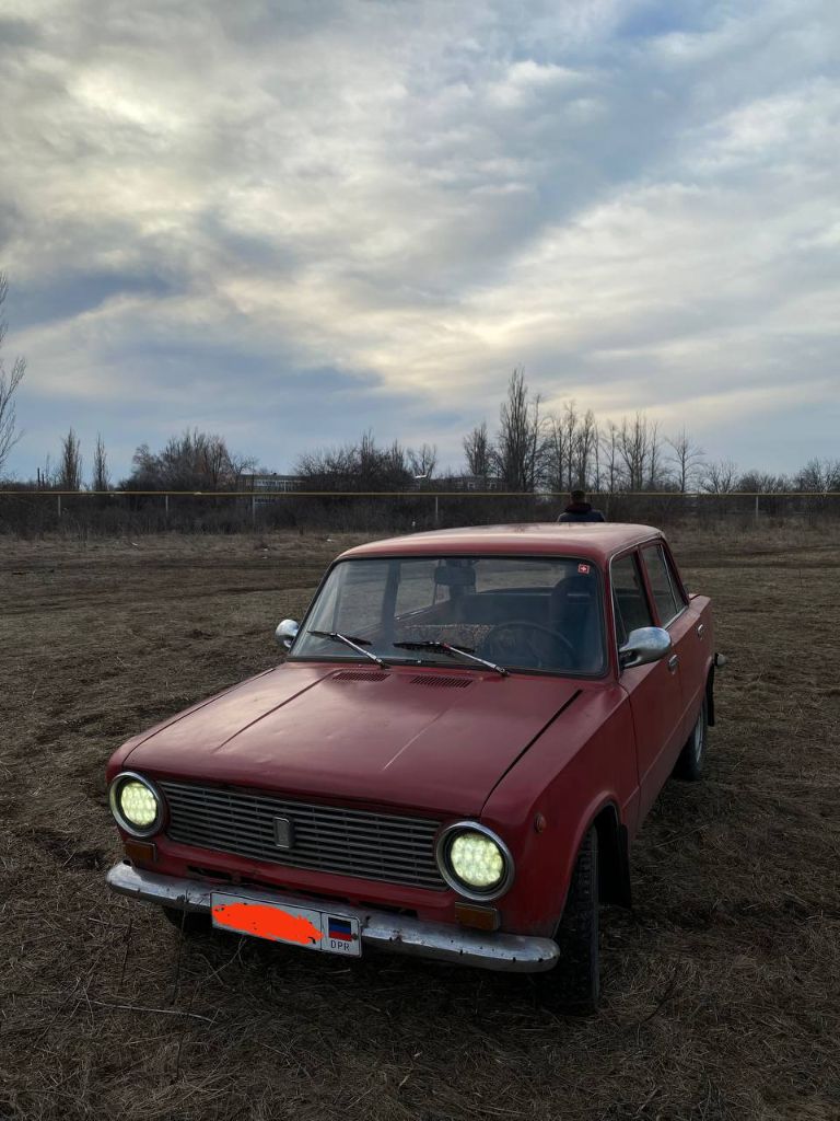 Ваз 2101 1981г.
Кпп 4ст.
Двигатель после капитального ремонта. Коробка в хорошем состоянии.
По кузову есть небольшие моменты.
+Зимняя шиповка, летняя резина
65,000₽ (Торг уместен)
+79494027686 - фотография - 2