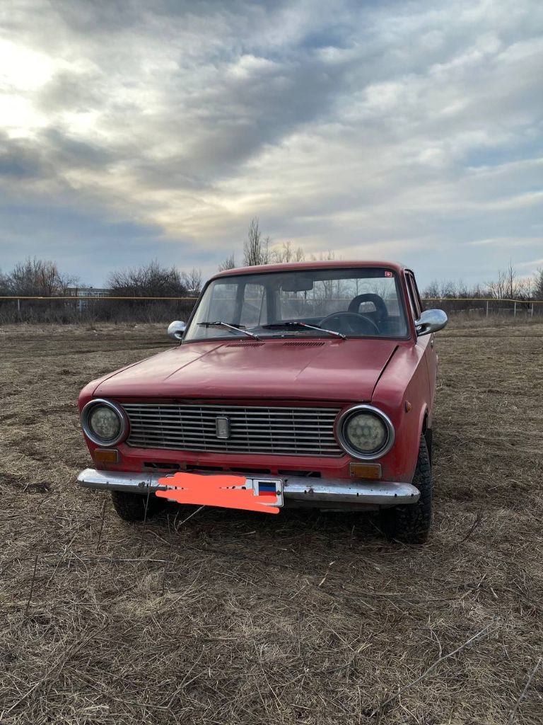 Ваз 2101 1981г.
Кпп 4ст.
Двигатель после капитального ремонта. Коробка в хорошем состоянии.
По кузову есть небольшие моменты.
+Зимняя шиповка, летняя резина
65,000₽ (Торг уместен)
+79494027686 - фотография - 3