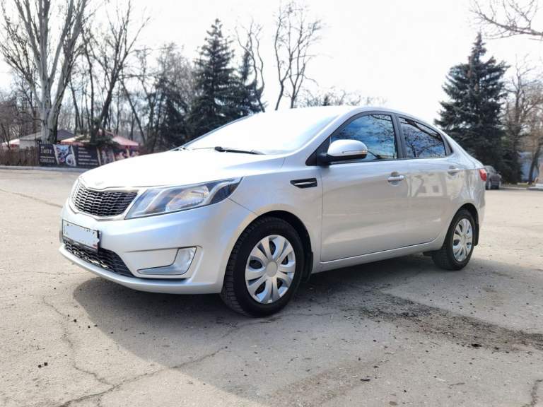 Продам kio rio iii, 2013 года выпуска, с самым надежным мотором 1.6 и автоматической коробкой передач (aisin). В машине есть все необходимое для комфорной езды, климат, мультируль, гидроусилитель, 4 электростеклоподъемника, подогрев передних сидений и тд.
Пробег 156000км. Кузов в хорошем состоянии, ходовая часть без нареканий, в авто все работает как нужно. Макеевка. Цена 1080000 руб. +79494951469 - фотография - 8