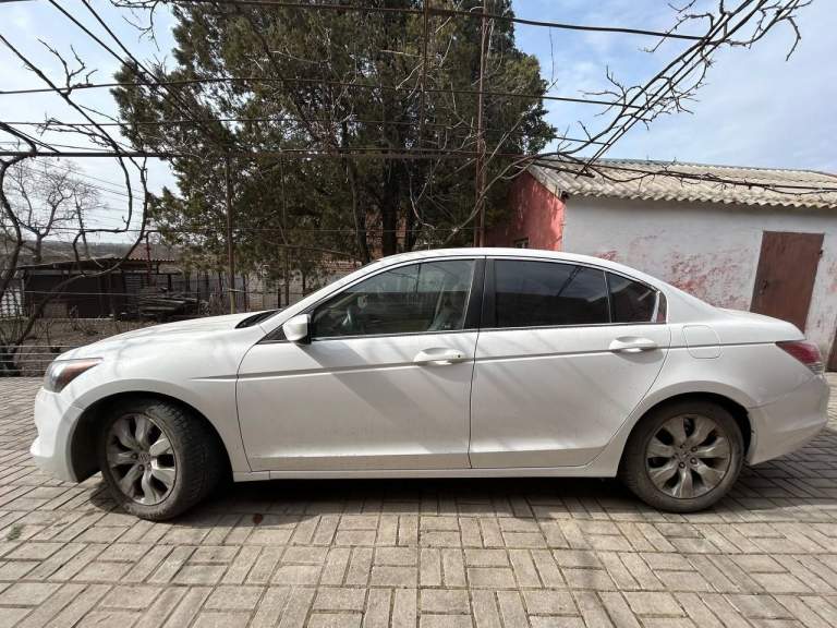 Продам honda accord viii (usa), 2008 год, 2.4 л, автомат, пробег 106 тыс. Миль
Кожаный салон, датчик света, круиз контроль, 2х зонный климат контроль, антиугонная система, электрорегулировка водительского сиденья, люк, 2 комплекта резины (r17).
Цепь заменена 500 км назад, масла/фильтра 1000 км назад.
Установлена металлическая защита двигателя.
Торг на месте реальному покупателю.
+79497068897 - фотография - 10