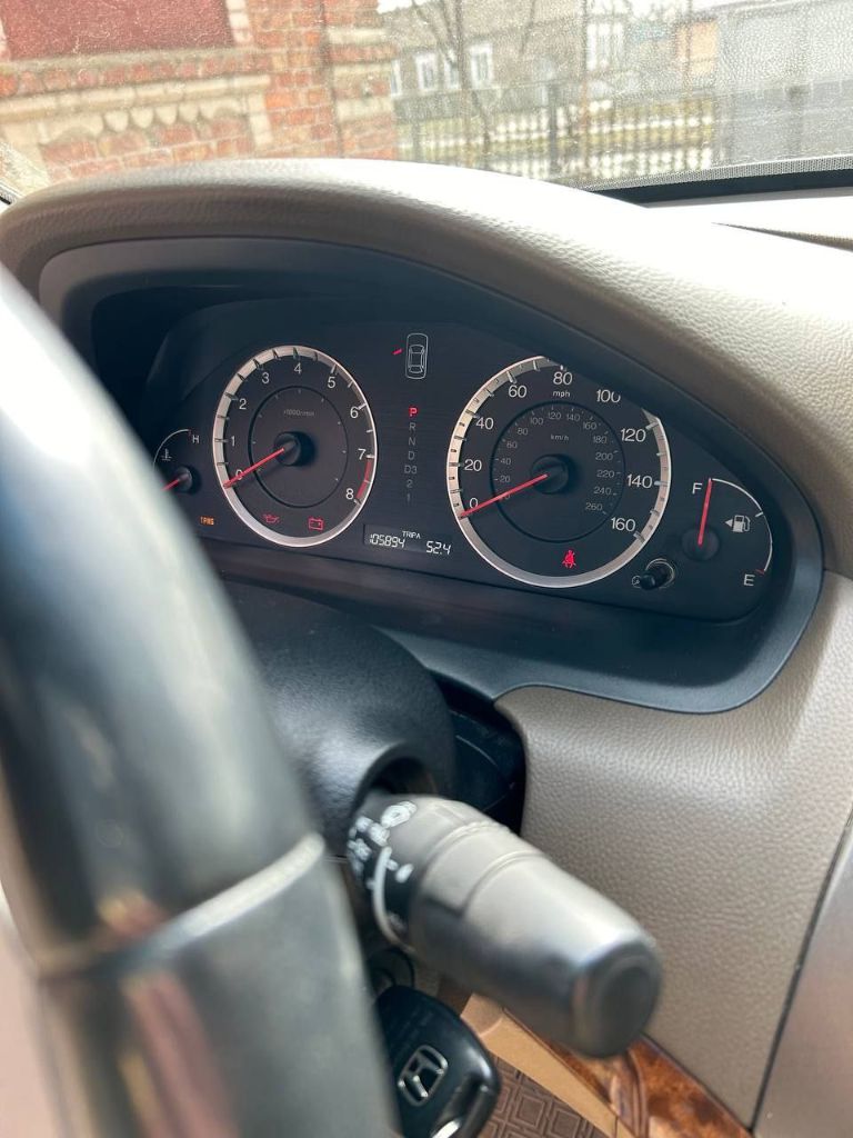 Продам honda accord viii (usa), 2008 год, 2.4 л, автомат, пробег 106 тыс. Миль
Кожаный салон, датчик света, круиз контроль, 2х зонный климат контроль, антиугонная система, электрорегулировка водительского сиденья, люк, 2 комплекта резины (r17).
Цепь заменена 500 км назад, масла/фильтра 1000 км назад.
Установлена металлическая защита двигателя.
Торг на месте реальному покупателю.
+79497068897 - фотография - 9
