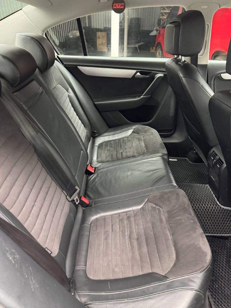 Продам volswagen passat b7 (европеец) 2011 год, коробка автомат 1.8турбо. Пробег 147000км, покупался в автосалоне, сервисная книга, комплектация highline. Автомобиль в хорошем техническом и внешнем состоянии. Салон кожа/алькантара. Климат двух зонный, подогревы сидений, led оптика. Автомобиль после то (замена масла в двигателе, новые тормозные колодки, свечи и прочие жидкости. Хранение в паркинге. Любые проверки с вашей стороны. Все вопросы по телефону. Возможен обмен на паркетник/джип. 1370000 торг
+79495058118 - фотография - 7