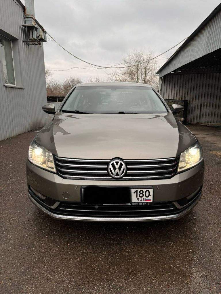 Продам volswagen passat b7 (европеец) 2011 год, коробка автомат 1.8турбо. Пробег 147000км, покупался в автосалоне, сервисная книга, комплектация highline. Автомобиль в хорошем техническом и внешнем состоянии. Салон кожа/алькантара. Климат двух зонный, подогревы сидений, led оптика. Автомобиль после то (замена масла в двигателе, новые тормозные колодки, свечи и прочие жидкости. Хранение в паркинге. Любые проверки с вашей стороны. Все вопросы по телефону. Возможен обмен на паркетник/джип. 1370000 торг
+79495058118 - фотография - 18