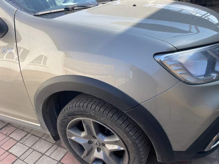 Renault(рено) logan(логан) stepway(степвей) продам 1 500 000₽, куплен в октябре 2020, в салоне в москве, ждал два месяца, пока соберут то, что заказал, самая полная комплектация: климат, круиз, элктрозеркала, электроподъемники, подогрев сидений, подогрев лобового стекла и зеркал, подогрев заднего стекла, подушки безопасности передние и боковые, анти букс, антизанос, часть капота и фары под бронепленкой, регулировка зеркал джойстиком, блокировка задних электроподьемников, шумо и теплоизоляция, 113 лс, расход 8 л по городу. Состояние- садись и едь. На 70 т регулировал клапана. Машина в идеале, лкп завод, два комплекта резины. Аудиосистема с карплей и эплпей, на магнитоле можно выставить время прогрева авто. Можно с ключа запустить прогрев удалённо в прямой видимости.
+79491930012 - фотография - 9