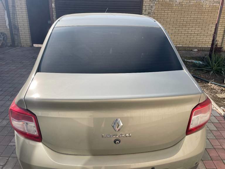 Renault(рено) logan(логан) stepway(степвей) продам 1 500 000₽, куплен в октябре 2020, в салоне в москве, ждал два месяца, пока соберут то, что заказал, самая полная комплектация: климат, круиз, элктрозеркала, электроподъемники, подогрев сидений, подогрев лобового стекла и зеркал, подогрев заднего стекла, подушки безопасности передние и боковые, анти букс, антизанос, часть капота и фары под бронепленкой, регулировка зеркал джойстиком, блокировка задних электроподьемников, шумо и теплоизоляция, 113 лс, расход 8 л по городу. Состояние- садись и едь. На 70 т регулировал клапана. Машина в идеале, лкп завод, два комплекта резины. Аудиосистема с карплей и эплпей, на магнитоле можно выставить время прогрева авто. Можно с ключа запустить прогрев удалённо в прямой видимости.
+79491930012 - фотография - 10