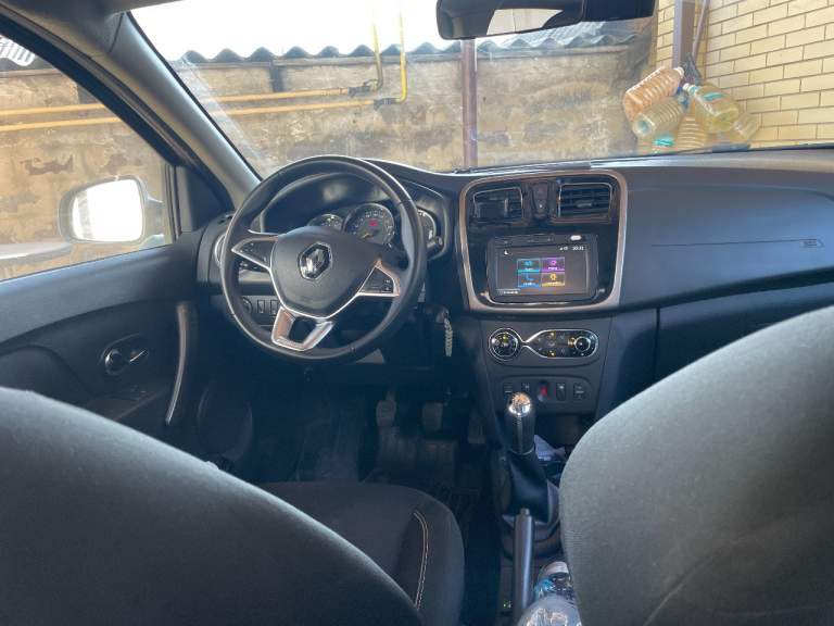 Renault(рено) logan(логан) stepway(степвей) продам 1 500 000₽, куплен в октябре 2020, в салоне в москве, ждал два месяца, пока соберут то, что заказал, самая полная комплектация: климат, круиз, элктрозеркала, электроподъемники, подогрев сидений, подогрев лобового стекла и зеркал, подогрев заднего стекла, подушки безопасности передние и боковые, анти букс, антизанос, часть капота и фары под бронепленкой, регулировка зеркал джойстиком, блокировка задних электроподьемников, шумо и теплоизоляция, 113 лс, расход 8 л по городу. Состояние- садись и едь. На 70 т регулировал клапана. Машина в идеале, лкп завод, два комплекта резины. Аудиосистема с карплей и эплпей, на магнитоле можно выставить время прогрева авто. Можно с ключа запустить прогрев удалённо в прямой видимости.
+79491930012 - фотография - 17