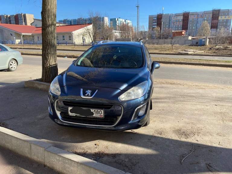 Марка машины: peugeot
Тип кузова: универсал
Год выпуска: 2011
Пробег автомобиля км: 136434
Коробка передач: механическая
Обьем двигателя: 1.6
Вид топлива: бензин
Состояние машины: отличное

Машина покупалась в салоне. Двух зонный климат контроль, панорама на всю крышу. Семи местная. Диски титаны 16. Подогрев сидений. 4 авто стекло подъемника. Обогрев стекол и боковых зеркал. В бардачке имеется холодильник, так же есть место под документы и бутылку. Ходовка, двигатель, кузов в отличном состоянии. Машина оцинкованная, капот алюминиевый, передние крылья пластик. Без дтп, вложений не требует. Масло менялось 2 500 км назад. Полка багажника в наличии. Медиа-автомагнитола с экраном на андроиде. Имеется камера заднего вида. На двух передних сидениях имеется лифт. Средний ряд сидений снимается не зависимо друг от друга ( отдельно ). На спинках передних сидений есть столики. На боковых окнах защитная сетка. Машина готова к дальним поездкам. Возможен торг у капота.
Цена:
710 000 ₽
Телефон
+79494183144
Николай
Осмотр: донецк - фотография - 1