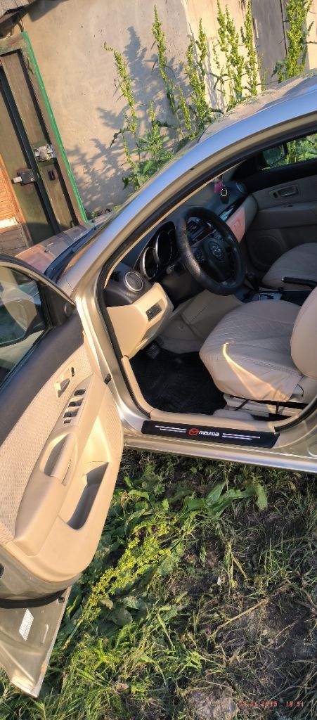 Мазда 3,2005г. Автомат.2л, всё работает ровно, нареканий нет. +79493630239 - фотография - 6