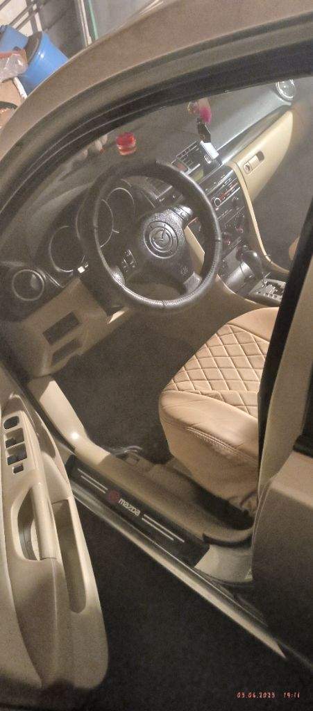 Мазда 3,2005г. Автомат.2л, всё работает ровно, нареканий нет. +79493630239 - фотография - 7
