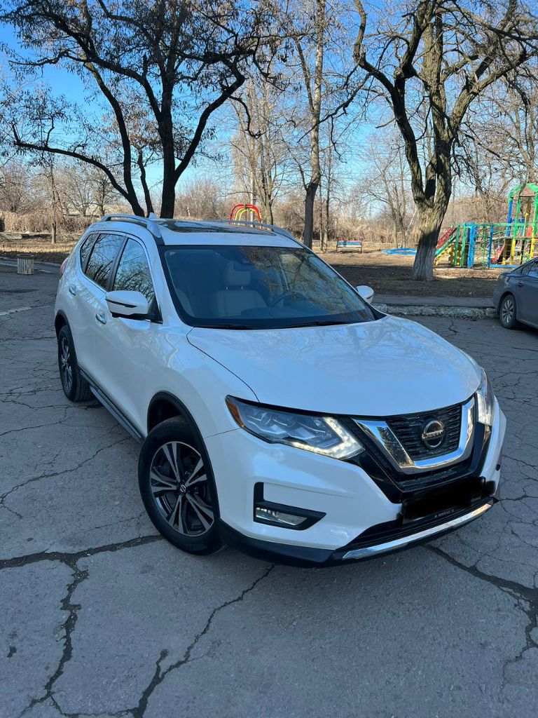 Продам ниссан рог,2018г. ,полный привод, вин:jn8at2mv5jw307664, максимальная комплектация, мин. Удар/задний бампер/, пробег 115000 км. Тел. +79493185445,цена2920000руб. - фотография - 3