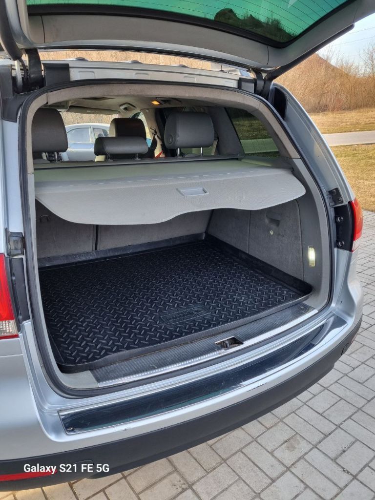 Volkswagen touareg в хорошем состоянии, не битая, ржавчин нету, салон на 4+. Коробка двигатель ходовая в отличном тех. Состояние. Двигатель масло не ест, ходовая не гремит и не стучит, год 2004, 3.2 бензин+газ евро 4.
Звоните +79494237645 цена 900 тыс руб, документы чистые и готовы к переоформлению, город донецк. - фотография - 4
