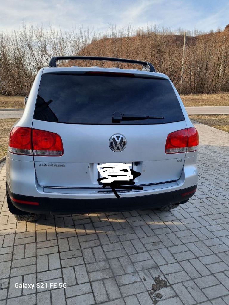 Volkswagen touareg в хорошем состоянии, не битая, ржавчин нету, салон на 4+. Коробка двигатель ходовая в отличном тех. Состояние. Двигатель масло не ест, ходовая не гремит и не стучит, год 2004, 3.2 бензин+газ евро 4.
Звоните +79494237645 цена 900 тыс руб, документы чистые и готовы к переоформлению, город донецк. - фотография - 1