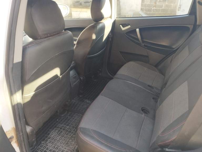 Продам авто, geely emgrand x7 2.0, пробег 107665, мкп, состояние хорошее, один хозяин с салона, газ- бензин, пробег родной, передувалась вкруг, без дтп, причина продажи - третья в семье, стоит без дела, продажа с переоформлением, просьба звонить с 8 до 18, 800тыс, +79493371986 - фотография - 8