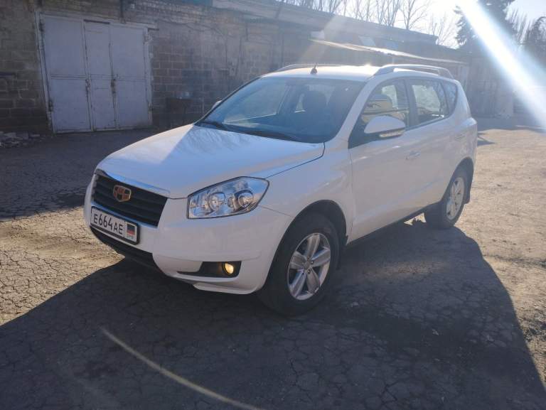 Продам авто, geely emgrand x7 2.0, пробег 107665, мкп, состояние хорошее, один хозяин с салона, газ- бензин, пробег родной, передувалась вкруг, без дтп, причина продажи - третья в семье, стоит без дела, продажа с переоформлением, просьба звонить с 8 до 18, 800тыс, +79493371986 - фотография - 1