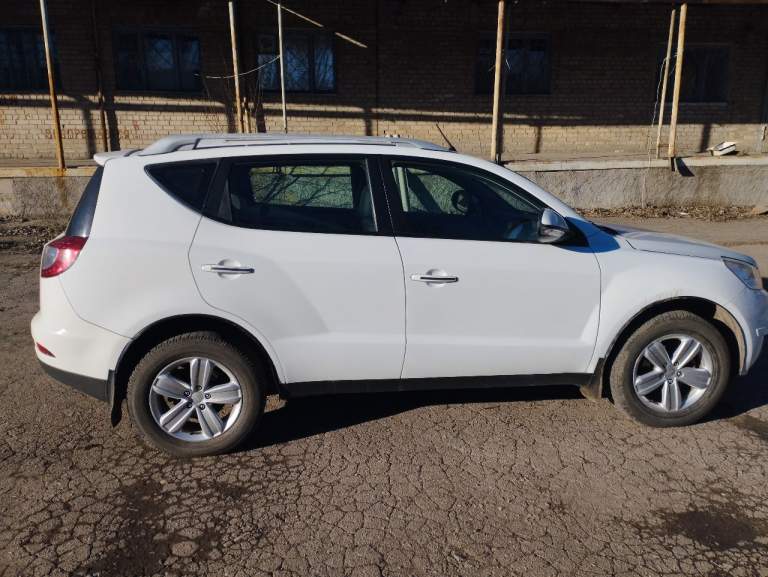 Продам авто, geely emgrand x7 2.0, пробег 107665, мкп, состояние хорошее, один хозяин с салона, газ- бензин, пробег родной, передувалась вкруг, без дтп, причина продажи - третья в семье, стоит без дела, продажа с переоформлением, просьба звонить с 8 до 18, 800тыс, +79493371986 - фотография - 9