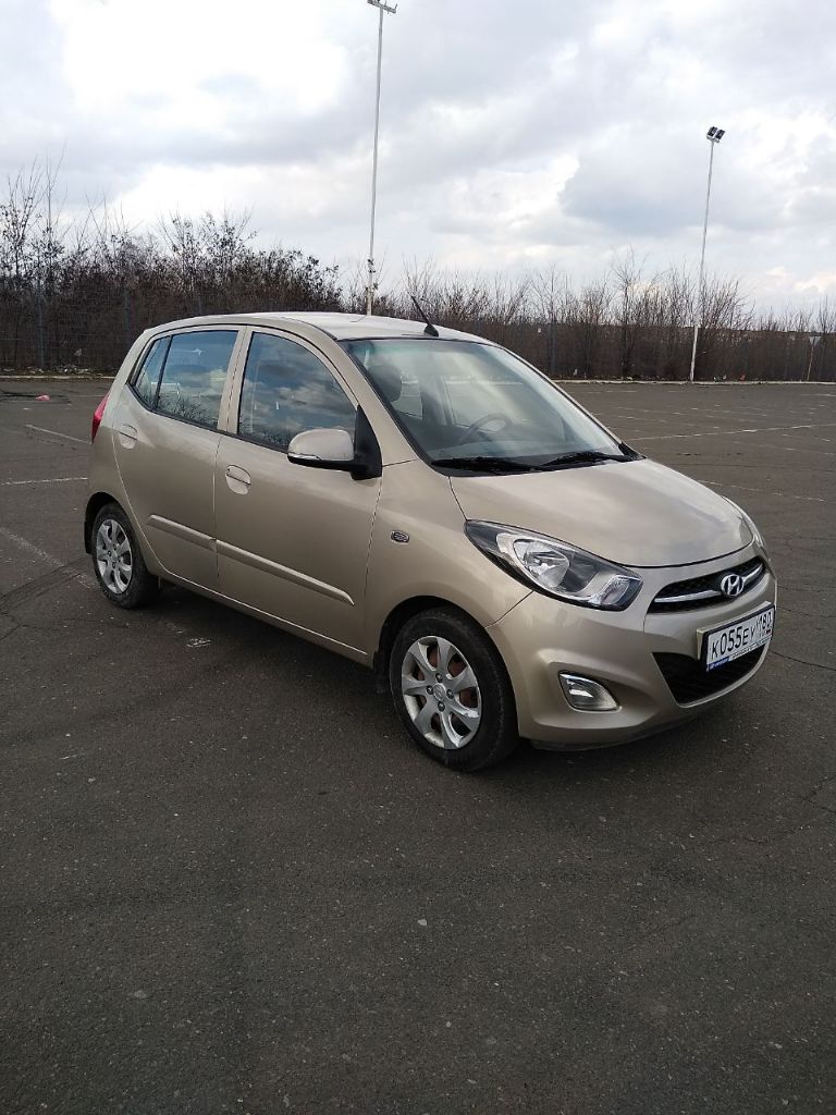 Hyundai i10. 2012 года, акпп, 70000 км. Двигатель 1,2. Бензин. Один владелец, все вопросы по телефону +7949 317 90 80 евгения - фотография - 2