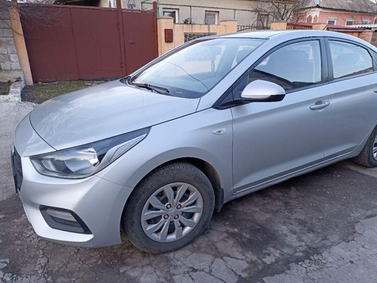 Продам hyundai solaris 2018 года. Автомат. Объём двигателя 1,6. Пробег 143 тыс. Км. Газ пропан, евро-4.
Авто в хорошем состоянии, родной окрас, двигатель работает отлично. Комплектация: подогревы сидений, руля и заднего стекла; мультируль, кондиционер, 4эл. Стеклоподъёмника, центральный замок, 2 ключа. Первый владелец, полное переоформление без проблем. Подробности по тел. +79494001925 торг возле авто.
Цена - 1400000 р. - фотография - 1