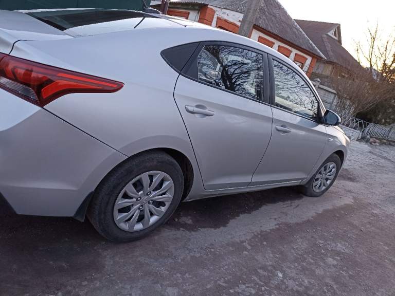 Продам hyundai solaris 2018 года. Автомат. Объём двигателя 1,6. Пробег 143 тыс. Км. Газ пропан, евро-4.
Авто в хорошем состоянии, родной окрас, двигатель работает отлично. Комплектация: подогревы сидений, руля и заднего стекла; мультируль, кондиционер, 4эл. Стеклоподъёмника, центральный замок, 2 ключа. Первый владелец, полное переоформление без проблем. Подробности по тел. +79494001925 торг возле авто.
Цена - 1400000 р. - фотография - 2