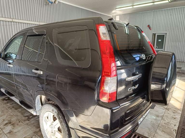 Продам хонда срв2 2006г.2л, автомат, пробег 277тыс. 4×4.владею с 2013года. Комплектация полная (кожаный салон, мультируль, подогрев передних сидений и зеркал, климат контроль однозоный, свет ксенон, шумоизоляция салона и багажника, мультимедиа андроид 2/32 с навигацией, сигнализация с автозапуском) корпус без проблем, ходовая в порядке. Стоимость 1250000₽. Тел:+79494192805 - фотография - 14