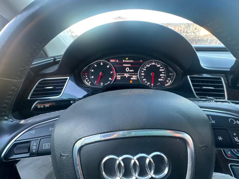 Audi a8 2012. Обмен с доплатой в обе стороны, все вопросы по телефону 79495625341 цена 1,7 - фотография - 10