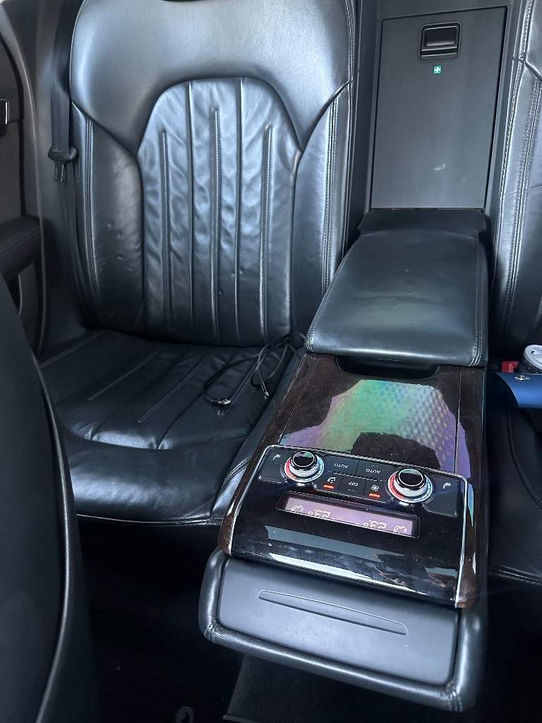 Audi a8 2012. Обмен с доплатой в обе стороны, все вопросы по телефону 79495625341 цена 1,7 - фотография - 8