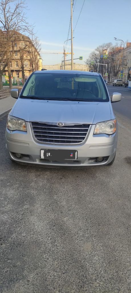 Срочно продам! Chrysler voyager 2008 года.
2,8 Турбо дизель, мощность 150 л. С. , автомат. На ходу, ездит каждый день. Своевременно проводились регламентные работы, обслужено трансмиссия и акпп. Заменены ремень грм и помпа.
2 Комплекта резины: зима 2 сезона, лето 1 сезон.
Двух зонный климат контроль, подогрев сидений передних и задних.
7 Мест. Задние и средние складываются полностью.
Двери на пневмо приводах, люк, всё на кнопках. Абс тормоза, линзовая оптика
Покупали для семьи, для путешествий.
Машина очень комфортная, мягкая и мощная
На данный момент нужна компактная машина.
Цена: 1 050 000 руб.
Обоснованный торг у капота. - фотография - 4