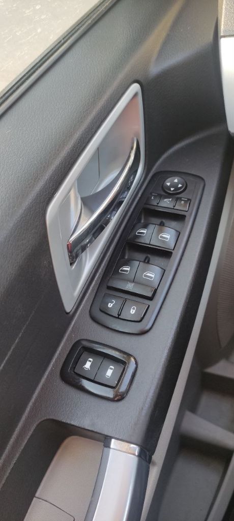 Срочно продам! Chrysler voyager 2008 года.
2,8 Турбо дизель, мощность 150 л. С. , автомат. На ходу, ездит каждый день. Своевременно проводились регламентные работы, обслужено трансмиссия и акпп. Заменены ремень грм и помпа.
2 Комплекта резины: зима 2 сезона, лето 1 сезон.
Двух зонный климат контроль, подогрев сидений передних и задних.
7 Мест. Задние и средние складываются полностью.
Двери на пневмо приводах, люк, всё на кнопках. Абс тормоза, линзовая оптика
Покупали для семьи, для путешествий.
Машина очень комфортная, мягкая и мощная
На данный момент нужна компактная машина.
Цена: 1 050 000 руб.
Обоснованный торг у капота. - фотография - 14