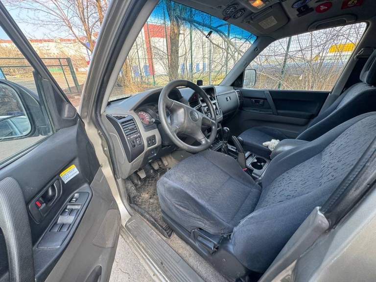 Продам паджеро 2001г. Мотор v6 3.5л
По машине за последние полгода было сделано:
Установлена сигнализация
Ремонт стартера.
Замена двух радиаторов- кондиционера и печки.
Замена комплекта сцепления.
Замена вискомуфты.

Замена передней ступицы
Новые свечи, помпа, термостат, ремень грм.
Зимняя шипованная резина с пробегом 1000км, есть комплект лета с износом около 50 процентов. Я хозяин!продажа через мрэо. Авто находится в донецке. 850000₽
Торг у капота. - фотография - 5