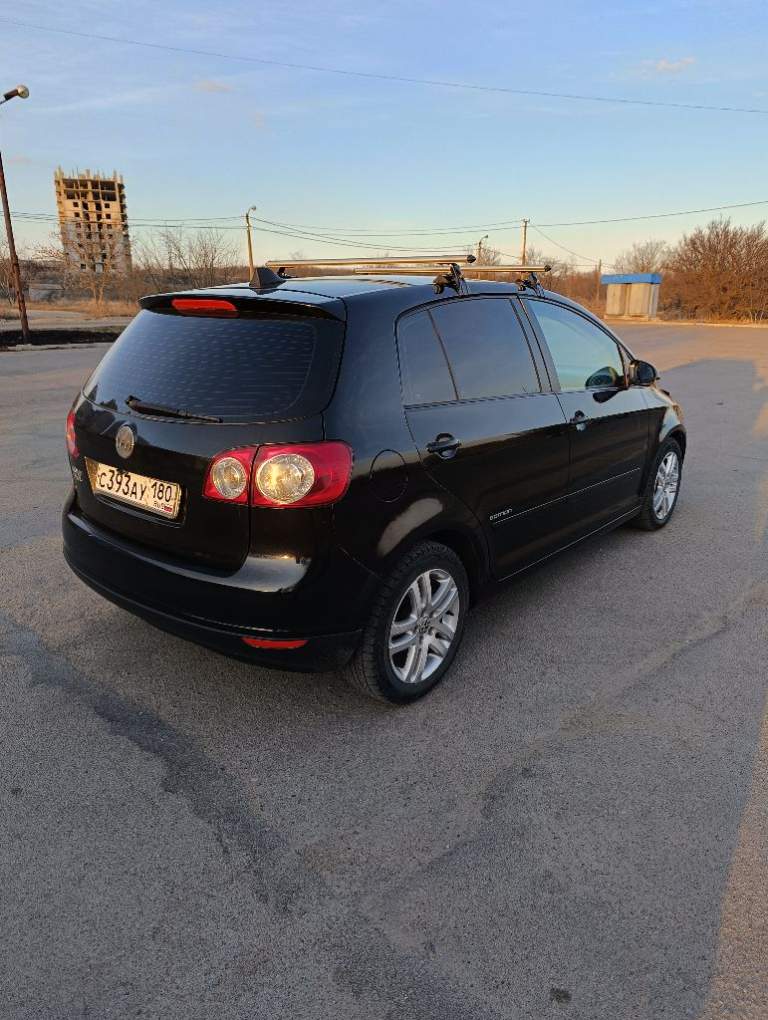 Продам vw golf plus 1.4 бензин, авто в очень хорошем состоянии, 2008 год выпуска, пробег 167900. Хорошая комплектация, двухзонный климат контроль, автозапуск, подогрев сидений и зеркал, круиз контроль, датчик дождя и света, авторегистратор. Новая зимняя и летняя резина. Цена 750000 тыс,
Тел: +79494710569 - фотография - 4