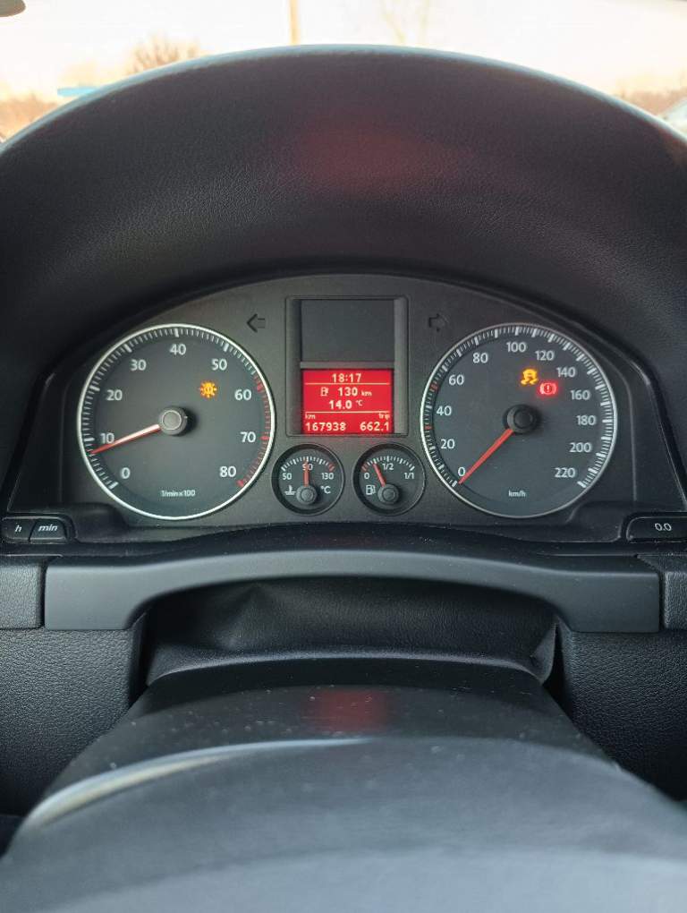 Продам vw golf plus 1.4 бензин, авто в очень хорошем состоянии, 2008 год выпуска, пробег 167900. Хорошая комплектация, двухзонный климат контроль, автозапуск, подогрев сидений и зеркал, круиз контроль, датчик дождя и света, авторегистратор. Новая зимняя и летняя резина. Цена 750000 тыс,
Тел: +79494710569 - фотография - 8