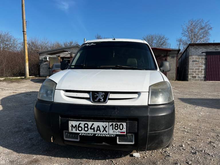 Продам peugeot partner, грузовой фургон, 2003 год выпуска, двигатель 1,9 дизель, кпп механика. Цена 355000 руб. Осмотр п. Володарское. +79497142165. - фотография - 1