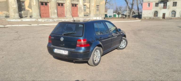 Продам volkswagen golf mk 4 механика, мотор 1.4  2001 года, пробег 237000 км.  Готов на любые проверки.
Комплектация : гидроусилитель руля, 4эль стеклоподъёмника, кондиционер, сигнализация, магнитофон. Машина в нормальном состоянии, каждый день на ходу,   коробка работает хорошо, остальное на фото.
Макеевка. Цена 400 тыс. Торг уместен.
Тел: +79493196350 - фотография - 6