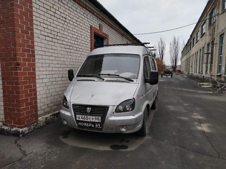Здравствуйте. Соболь грузопассажир на двигателе от тойоты 1jz ge с коробкой автомат. Двигател не вписан. Остальные документы в порядке. Стоит на российском учете. Есть страховка и техосмотр. Вложено много средств. Все обслужено. Гидроусилитель. Из нового:радиатор, трамблёр, помпа, редуктор моста, тормозные колодки, масла везде, антифриз, и ещё куча всего так и не вспомнить. При осмотре подниму все записи. Установлена автономка 2 к вт, преобразователь 220 в, на заднем ряду стол, и раскладная кровать. Грузовой отсек обшит фанерой, сделан инструментальный ящик, установлен фаркоп, новые кузовные элементы. Кузов целый. Есть коррозия. Рама целая. Комплект новой зимней резины в придачу. Подвеска перебрана. Находится в дебальцево. Звоните, все подробно расскажу. Цена 450 тыс. Р. +79495025444,+79108488607 - фотография - 21