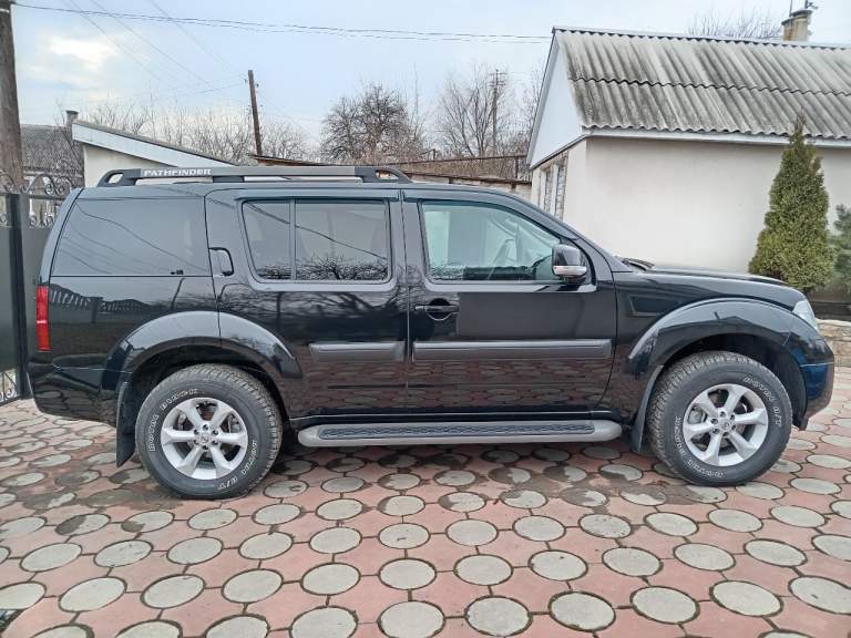 Продам ниссан патфайндер 2008 года выпуска, 2,5 дизель автомат, состояние отличное, от хозяина, цена 1,9 рублей +79591579661 - фотография - 1