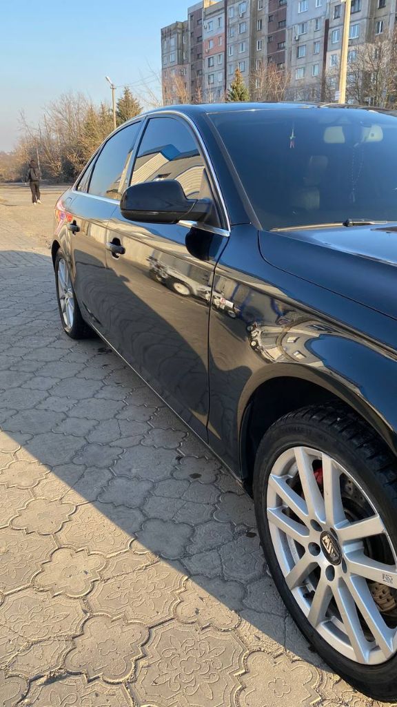 Продам audi a4 s-line 2011, 2.0 tfsi quattro. Авто обслужено
Коробка: автомат( не робот), не пинает, переключение плавное
Ходовая: без стуков, обслужена.
Мотор: без посторонних звуков, масло+фильтра заменены.
Кузов: есть царапинки и сколы, ничего не красилось, родной окрас.
Салон: кожа, ухоженный, состояние хорошое.
Комплектация: s-line, диски oz r17 резина зимняя, тормоза вентилируемые, лед фары и т. Д
Я хозяин, владею 4 года, езжу каждый день.
Проверки на вашем сто.
Пробег:215.000 т. Км
Цена: 1 400.000 руб. Торг есть у капота.
Звонить: +7 (949) 457-30-70,до 21:00 ч виталий, г. Макеевка - фотография - 2