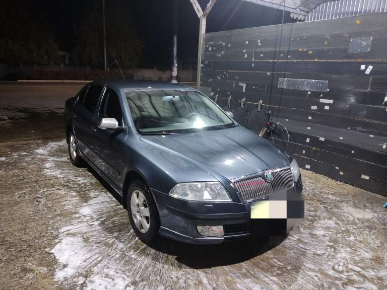 Продам надёжный автомобиль шкода а5 мотор 1.6 возможен обмен с моей доплатой +79493752488 - фотография - 8