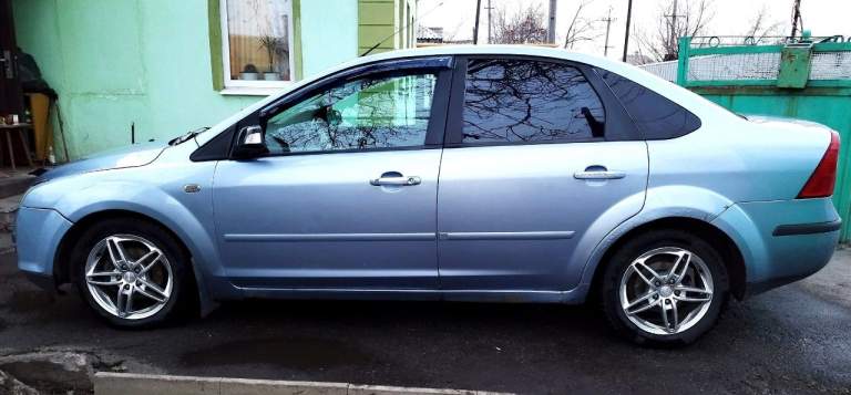 Продается ford focus 2, 2006год 1,8 мт(125л. С). Пробег 208т, по состоянию очень похож на родной. Ездит девушка, она же собственник, продает и показывает она же. Хорошая комплектация с подогревом передних сидений, лобового, заднего стекла, боковых зеркал, 4 стеклоподъёмника, кондиционер, на литых дисках. Есть недочёты по задним аркам и порогам, вздутия и рыжики, ещё не критично но внимания требует. Салон ухоженый, общее состояние авто на 4.
Находится в городе харцызск.
Цена 540т. Р.
Тел +79494303139 татьяна - фотография - 2
