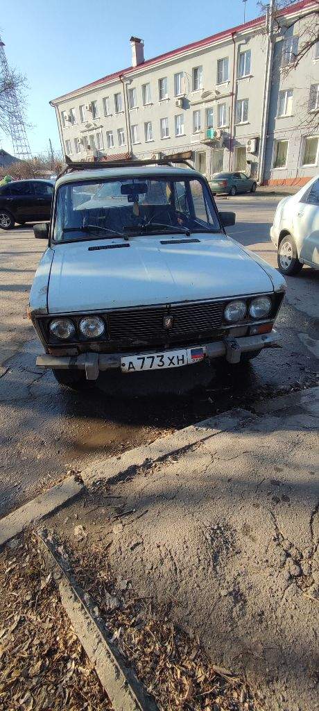 Продам ваз 2106 1989 г. Стоит гбо. Двигатель 1.6. Полностью обслужена, тормозные колодки в круг, тормозные диски передние, рулевой редуктор, рулевая трапеция, наконечники, шаровые, реактивные тяги, радиатор, цепь, шестерни, аккумулятор, резина, главный сцепления, газовый редуктор, все новое, все настроено и работает без нареканий, днище целое, внешне есть ньюансы, не занимался, проверка на любом вашем сто. Машина на уверенном ходу, сел и поехал. Цена 70000 без торга т к в ремонт и все остальное потратил больше 80000.
+79496081809 - фотография - 2