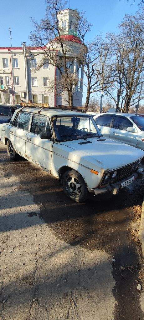 Продам ваз 2106 1989 г. Стоит гбо. Двигатель 1.6. Полностью обслужена, тормозные колодки в круг, тормозные диски передние, рулевой редуктор, рулевая трапеция, наконечники, шаровые, реактивные тяги, радиатор, цепь, шестерни, аккумулятор, резина, главный сцепления, газовый редуктор, все новое, все настроено и работает без нареканий, днище целое, внешне есть ньюансы, не занимался, проверка на любом вашем сто. Машина на уверенном ходу, сел и поехал. Цена 70000 без торга т к в ремонт и все остальное потратил больше 80000.
+79496081809 - фотография - 1